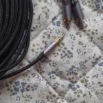 hangfal kábelek és csatlakozók. fotó