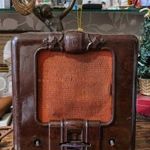 Horthy néprádió. A burkolat nem repedt, nem törött. fotó