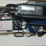 SONY VIDEO HI8 KAMERA RENGETEG TARTOZÉKKAL (HIBÁS) fotó