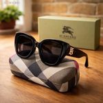 Burberry napszemüveg fotó