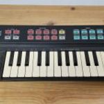 Retró, régi Yamaha Portasound PSS-80 szintetizátor fotó