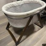 Ingenuity Összecsukható hintázóágy bölcső; Fából készült fotó
