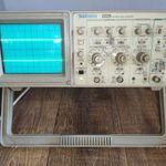 TEKTRONIX 2225 OSZCILLOSZKÓP 50 MHz két csatornás fotó