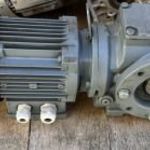 ipari 3 fázisú motor fogaskerék hajtómüvel. SEW-EURODRIVE DFR63LA b3 fotó