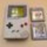 Nintendo Gameboy konzol és két játék DMG-01 (1 horizontális kijelző vonal hiba) fotó