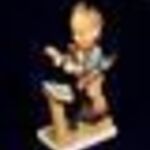 A KIS KARMESTER ... HUMMEL - GOEBEL PORCELÁN FIGURA X fotó